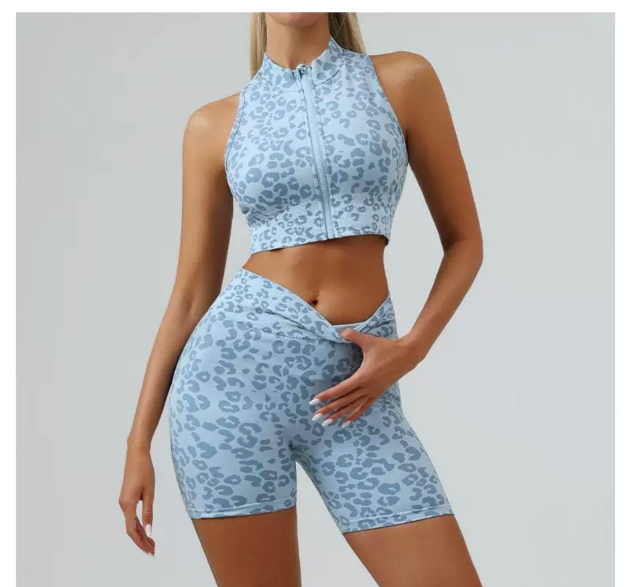 European and American Cross-Border Fashion
Top only